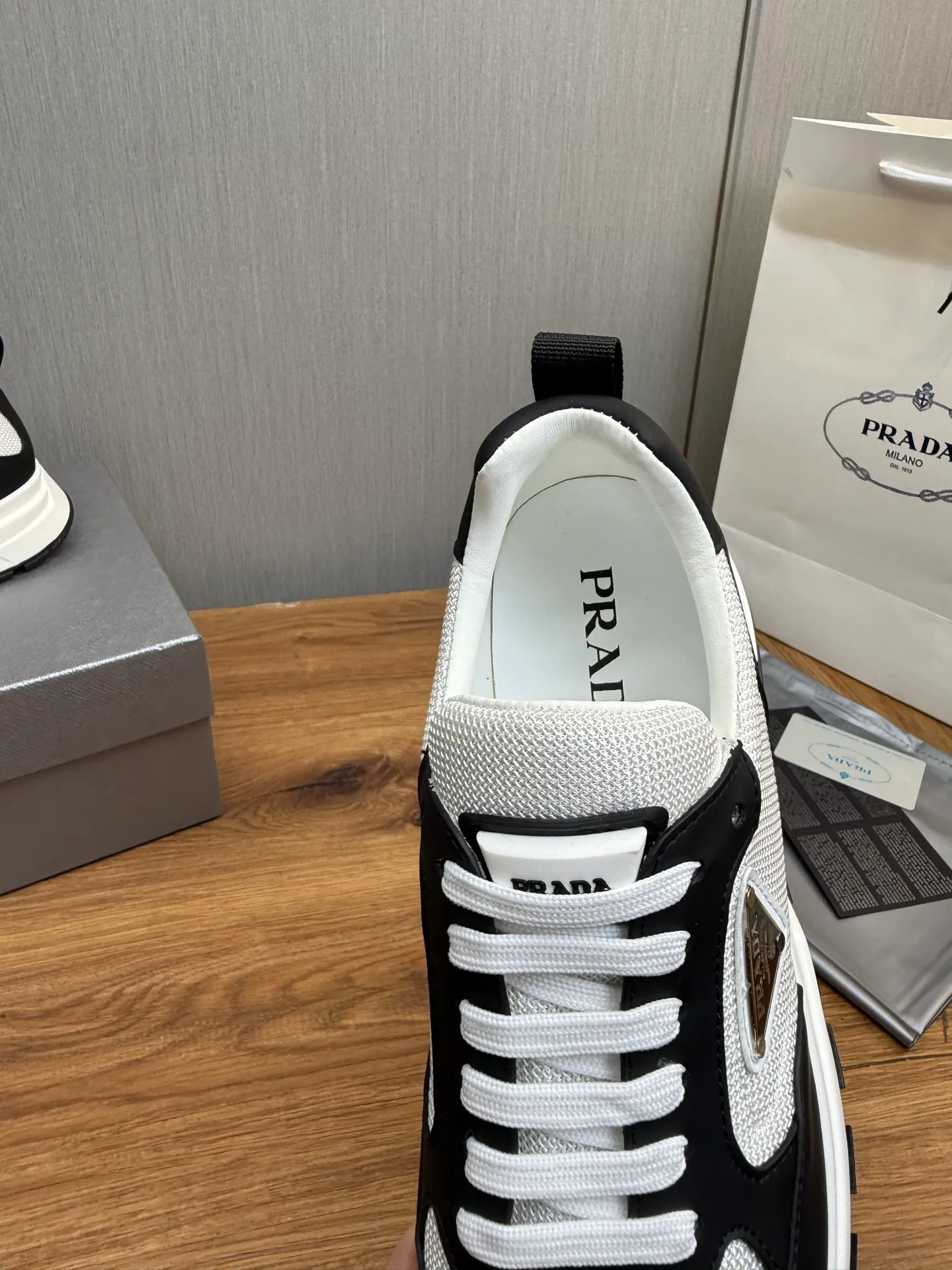 Men's shoes 💰560💰 [PRADA] Popular items in men's shoes counters, synchronized with the official website, high-quality cowhide stitching breathable mesh + cowhide lining, 1🆚1 replica, original sole, 38-45 (customized for 45, non-refundable)